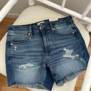 VINTAGE THREAD - Jean Shorts - Size 6